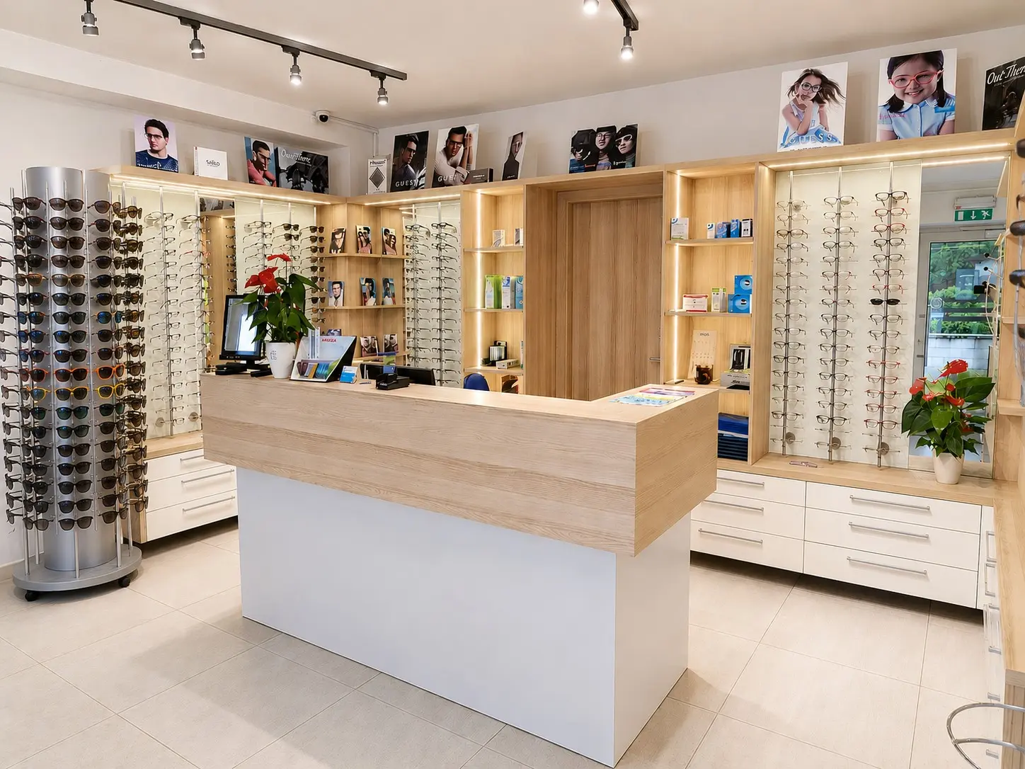 Notranjost Optike Focus v Beltincih